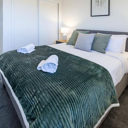 1 Bedroom 1 Bath, Executive Escape, Northlands Mall Christchurch Exteriör bild